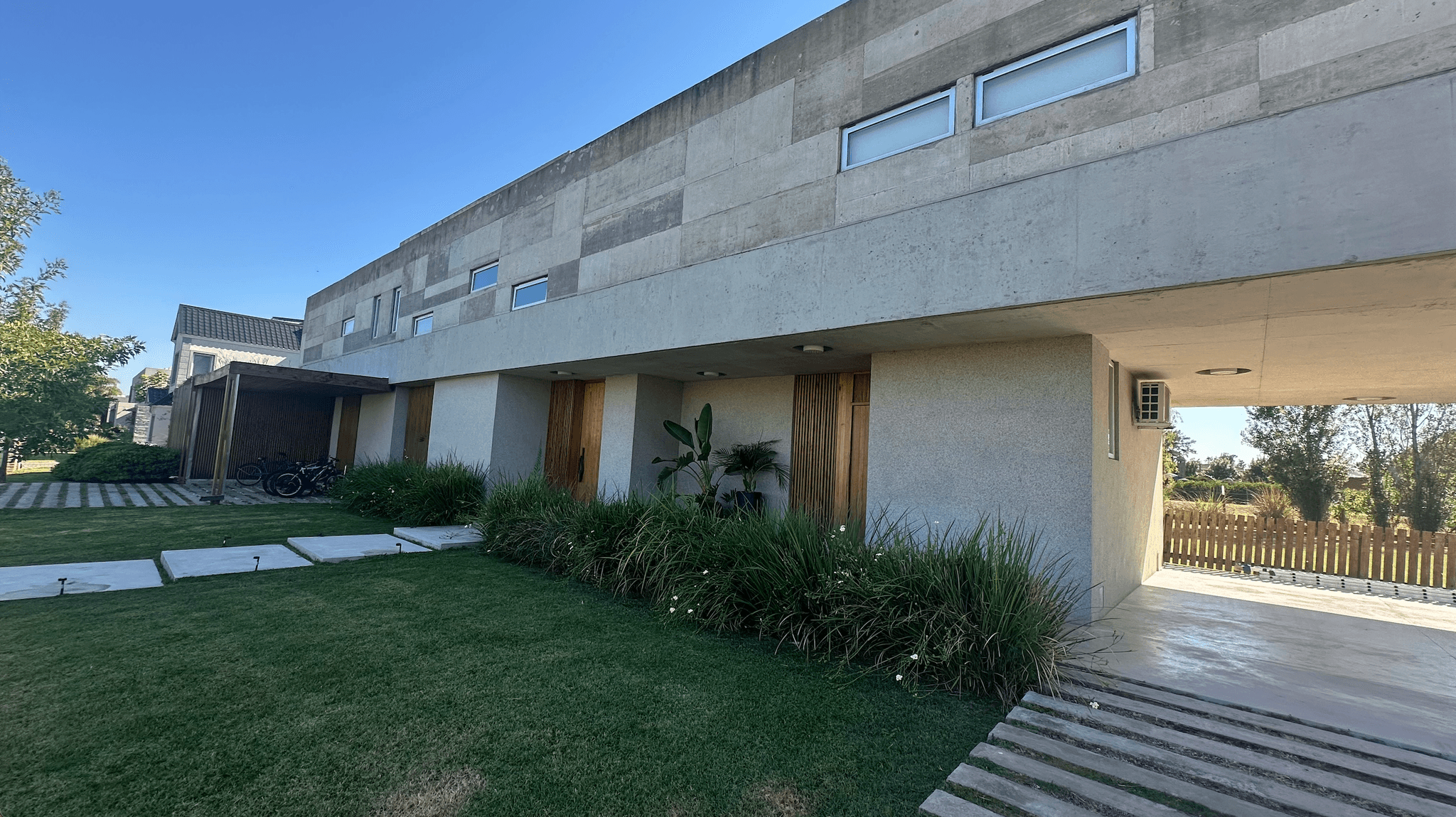 Video de la propiedad Béton Brut